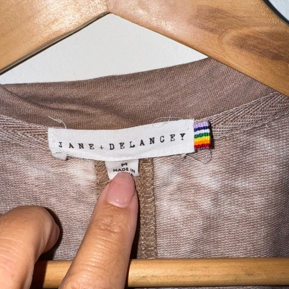 Brown Short Sleeve Women's Tee - Picture 3 of 6